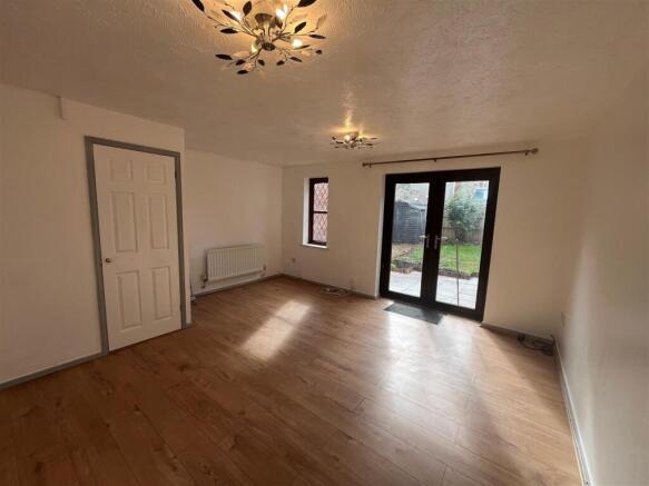 Lounge 1.jpg