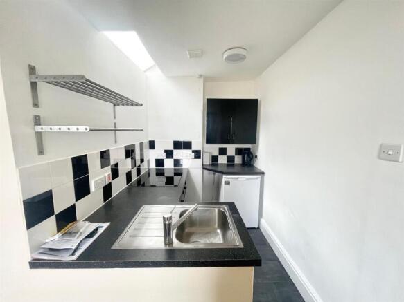 Kitchen (2).jpg