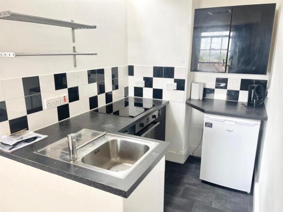 Kitchen (1).jpg