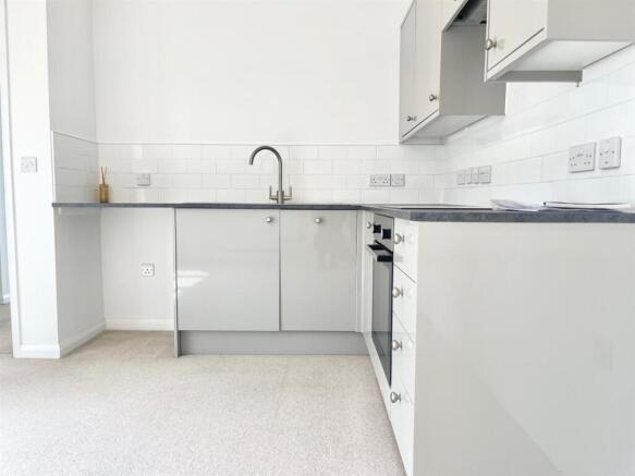 Kitchen (2).jpg