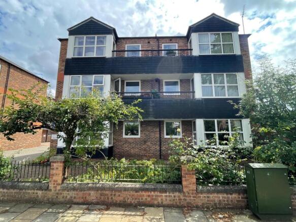 Flat 3 South Parade 1.jpg