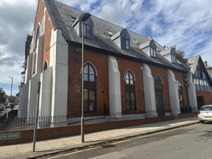 Mosslea Court, Mosslea Road