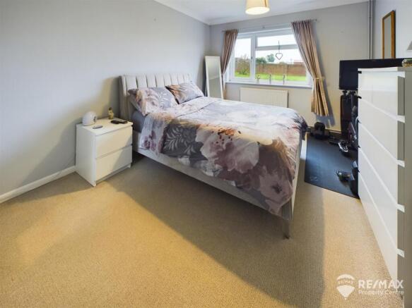 Bedroom 1.jpg
