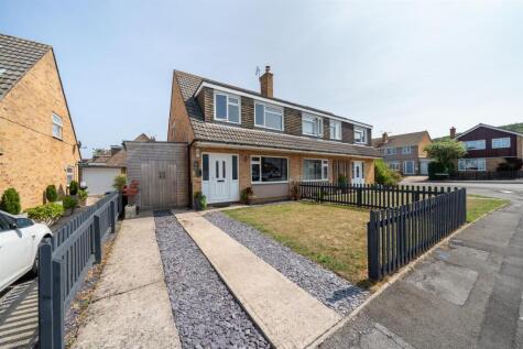 Farm Road, Hutton - VILLAGE LOCATION