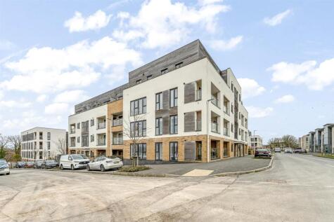 Bowen Road, Locking Parklands - LARGE BALCONY