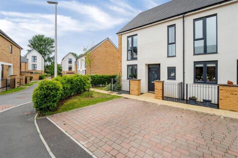 Cruickshank Grove, Locking Parklands - BEAUTIFUL HOME