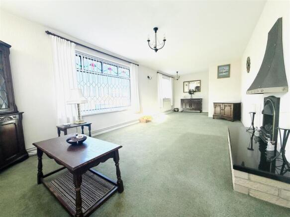 Living Room/Diner