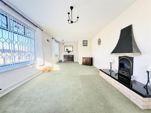 Living Room/Diner