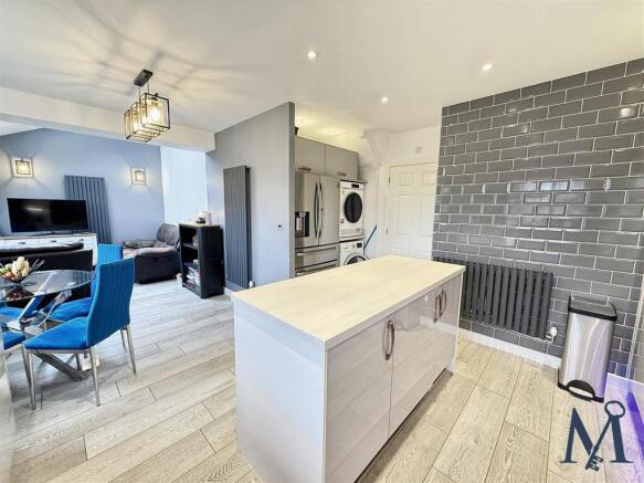 Kitchen Dining Area