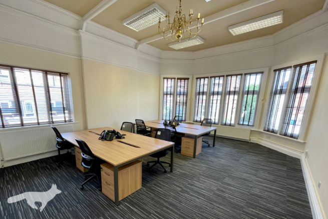 Office: > 10 desks