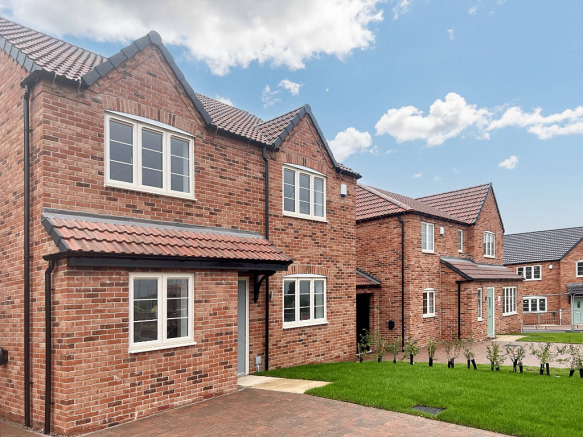 Lovely 5 Bed Home