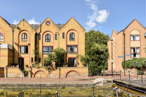 Kennet Street, Wapping, E1W