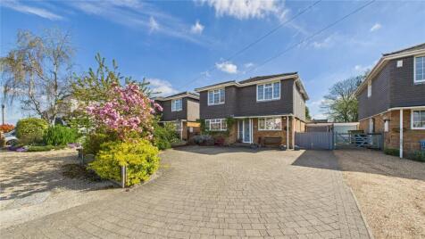 MacDonald Road, Lightwater, Surrey, GU18