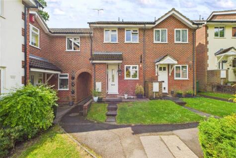 Spruce Drive, Lightwater, Surrey, GU18