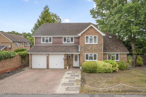 Quarry Bank, Lightwater, Surrey, GU18