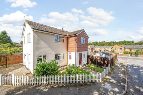 Catena Rise, Lightwater, Surrey, GU18