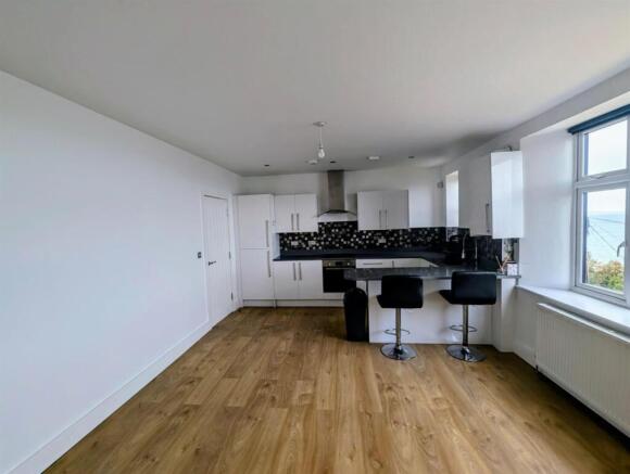 WhatsApp Image 2025-10-01 at 14.26.36_d2856a49.jpg