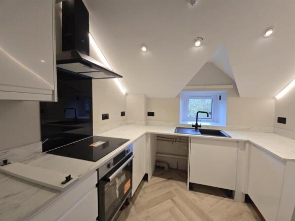 WhatsApp Image 2025-11-11 at 14.00.06_66e093ff.jpg