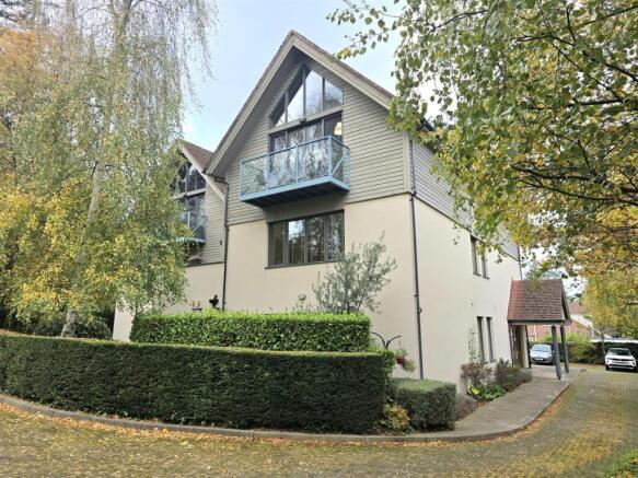 WhatsApp Image 2025-10-27 at 22.58.58_c2a720c4.jpg