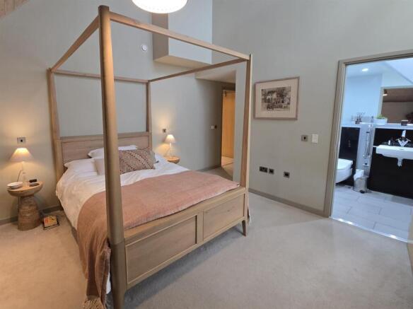 WhatsApp Image 2025-10-27 at 22.57.12_b36b039a.jpg