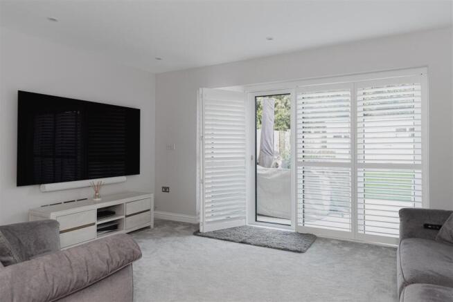 4 Tulyar Mews, Nork Gardens, Banstead (11).jpg