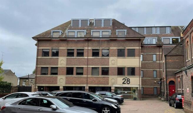 First Floor 28 Clarendon Road frontage shot.jpg