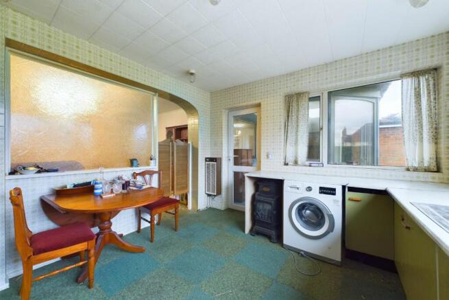 CAM04106G0-PR0067-STILL025.jpg