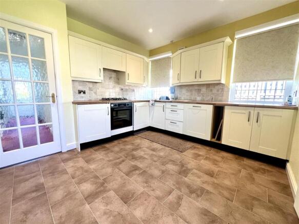 Kitchen/Breakfast Room