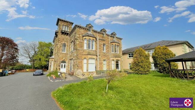 Holmewood House Front Exteria