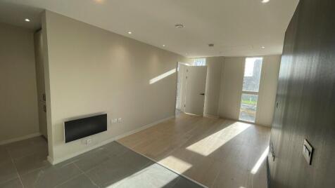 City Garden Apartment, Spinners Way, Manchester, Greater Manchester, M15