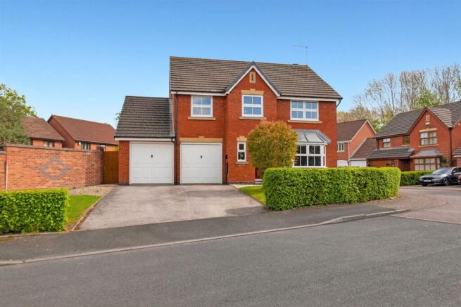 25 Hever Avenue