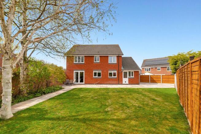 25 Hever Avenue