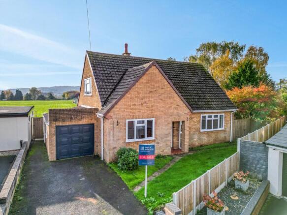 40 Woodbury Road North