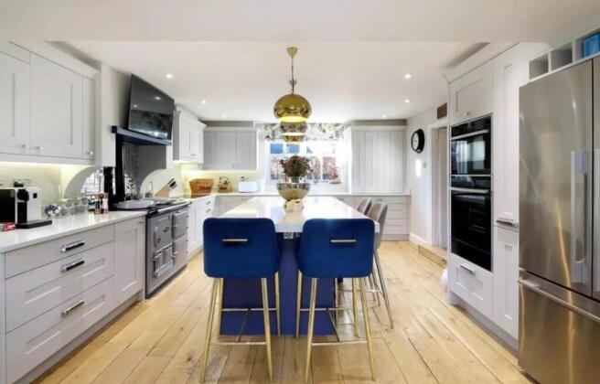 kitchen 2.jpg