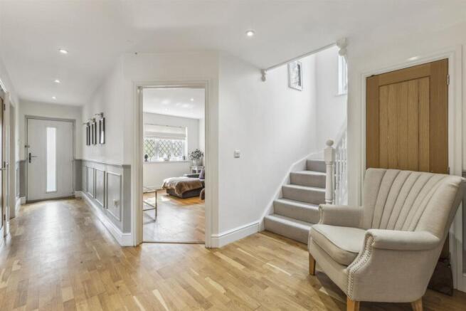 89601_1B Mytchett Road Mytchett(11)_low.jpg