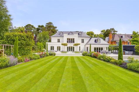 Abbots Drive, Wentworth GU25