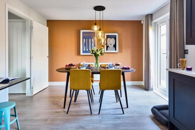 Mealtimes with views of the garden