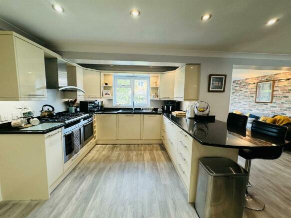 Open Plan Kitchen Diner Living Area