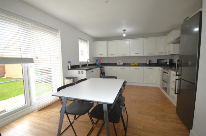 kitchen/breakfast room
