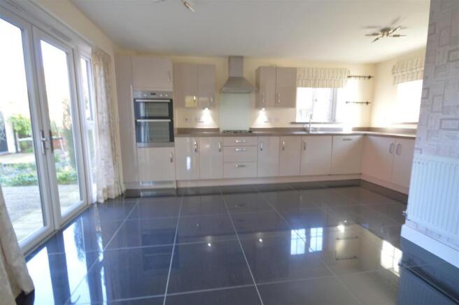 kitchen/breakfast room