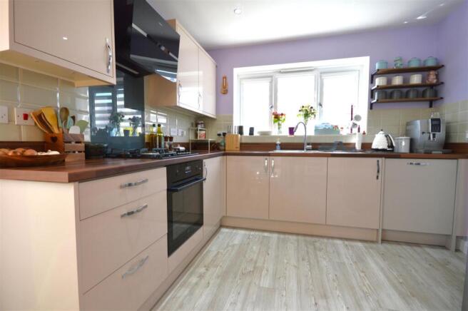 kitchen/breakfast room