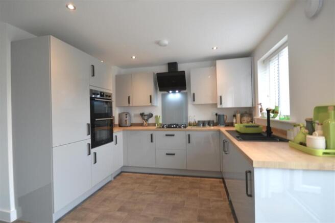 kitchen/breakfast room