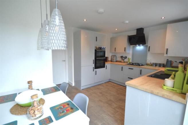 kitchen/breakfast room