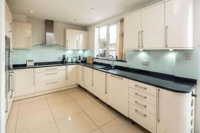 kitchen 2.jpeg