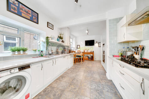 Brighton Road, Purley, CR8 4HD