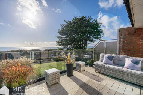 Wentworth Close on the Overcliff, Southbourne