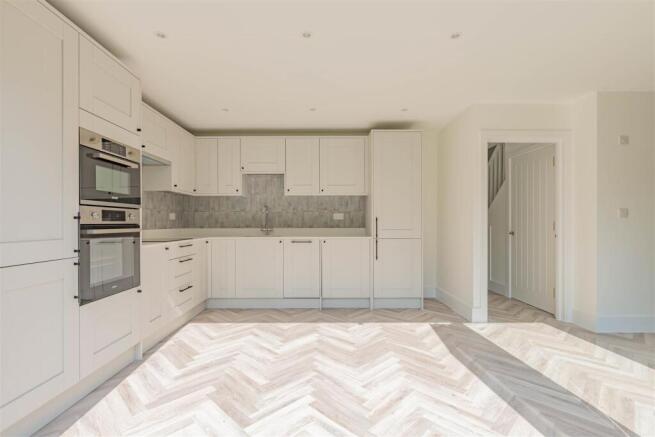 138 staines road, Sunbury-right  (1).jpg