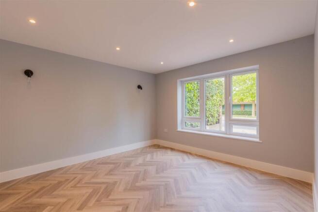 138 staines road, Sunbury-right  (9).jpg