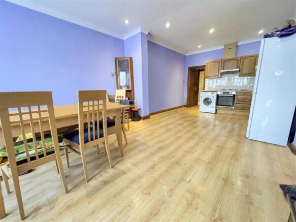 80 Living Dining.jpeg