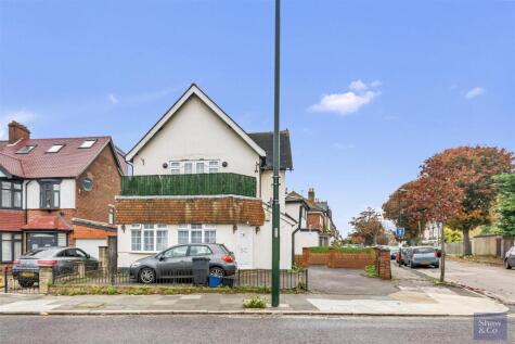 Hounslow Road, Whitton